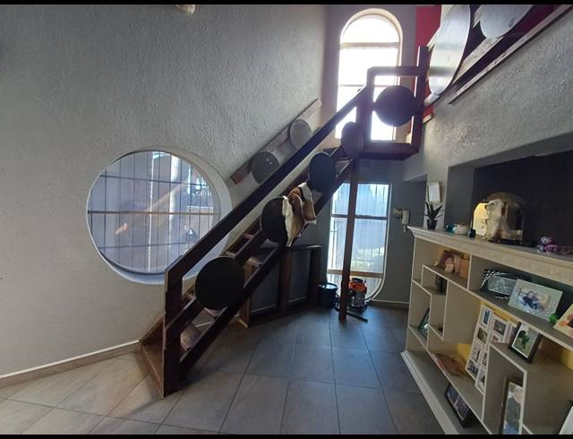 4 BEDROOM HOUSE FOR SALE IN FLORA GARDENS